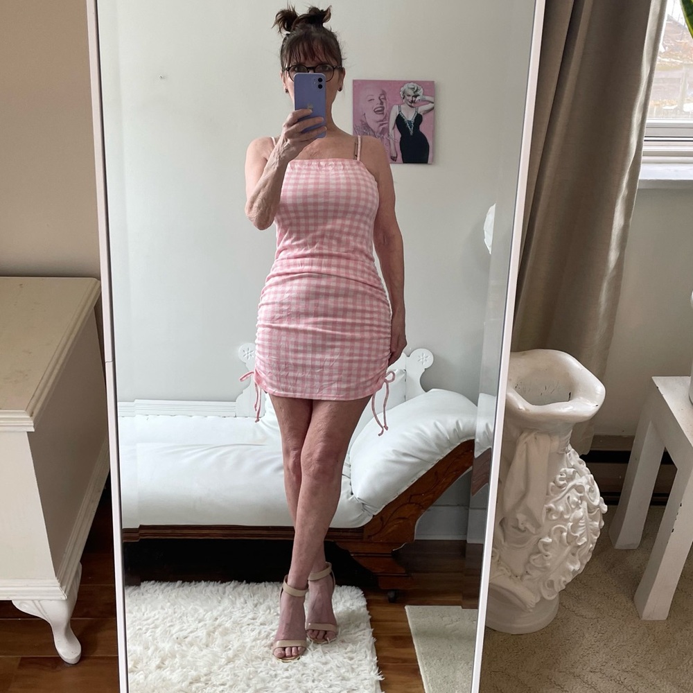 LIVI PINK WHITE GINGHAM PLAID SLEEVELESS DRESS RUCHING STRETCH STRAPS